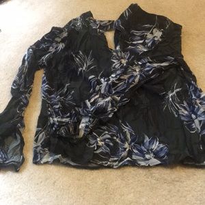 Flowy floral long sleeve blouse 👚